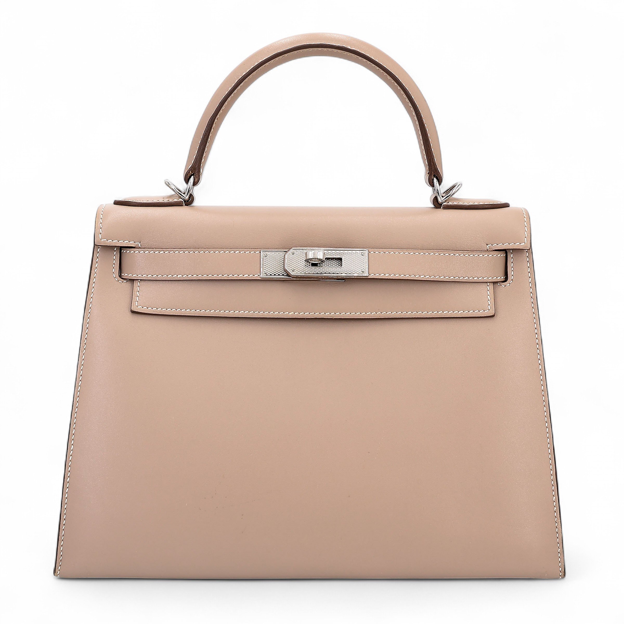 Very Good ( Rank A) HERMÈS Kelly 28 Sellier Argile (1F) Tadelakt Guilloche hardware Square Q (2013)