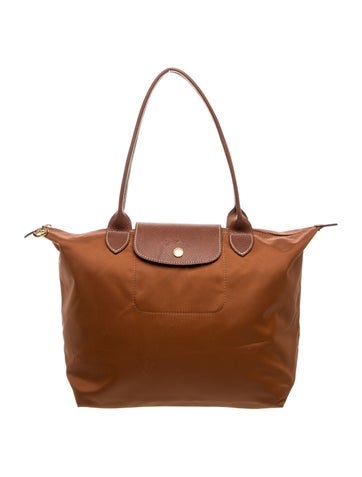 Signature Shoulder Bag