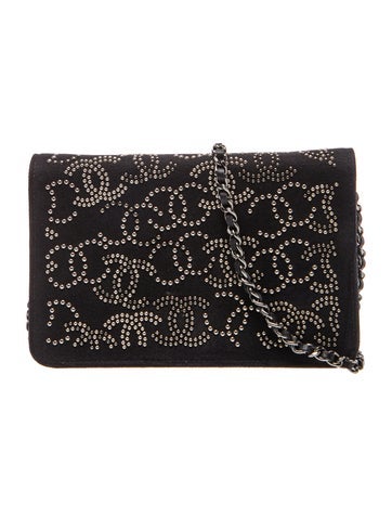 Studded Wallet On Chain