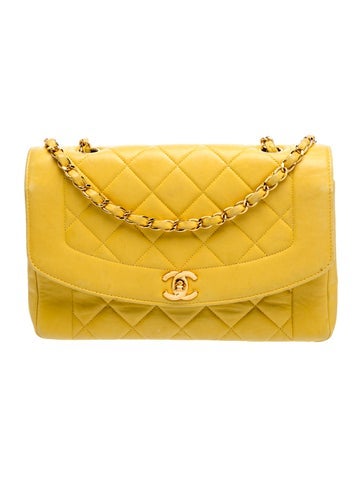 Medium Diana Flap Bag