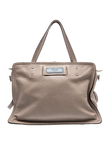 Vitello Daino Leather Etiquette