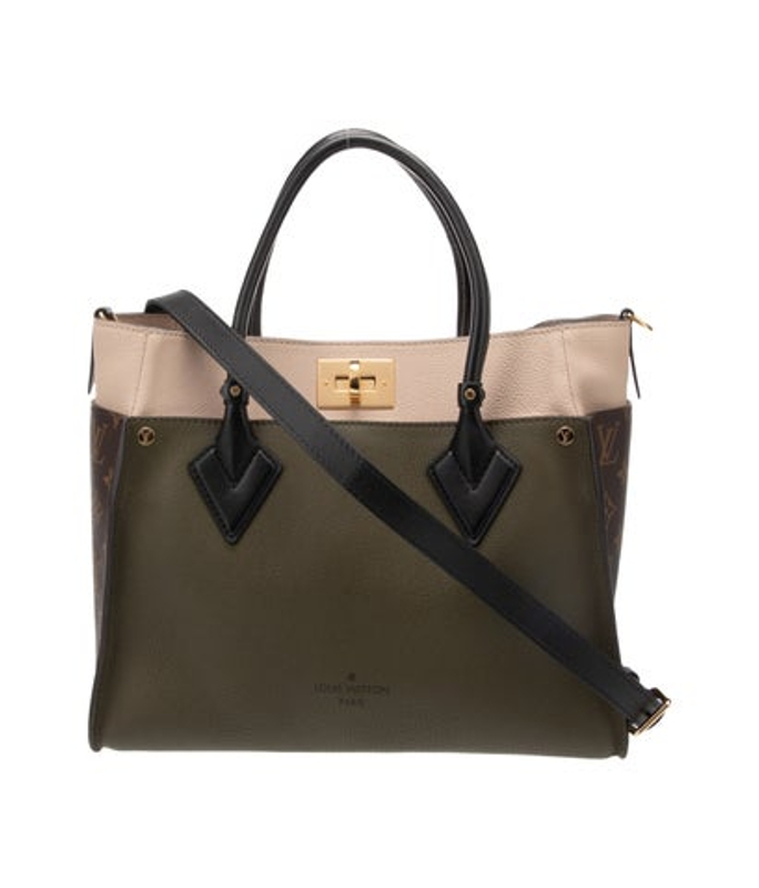 Louis Vuitton Vuitton Signature On My Side Mm