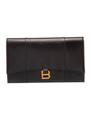 Leather Clutch 2024
