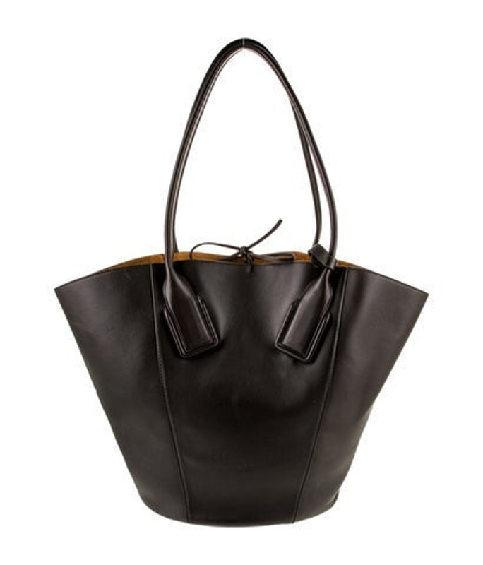 Bottega Veneta Veneta Leather Basket Tote Medium