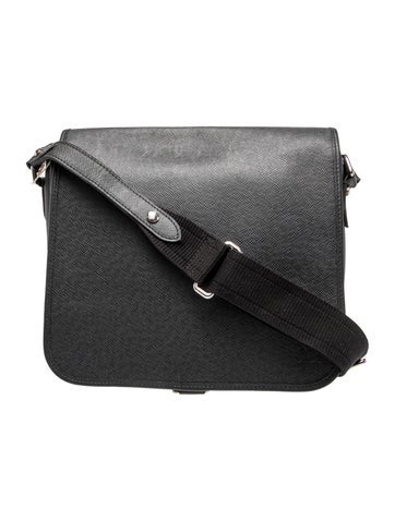 Taiga Leather Messenger Bag
