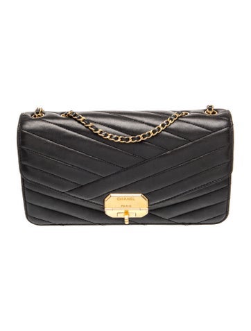 Medium Gabrielle Flap Bag