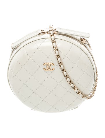 Quilted Round Clutch w/ Chain