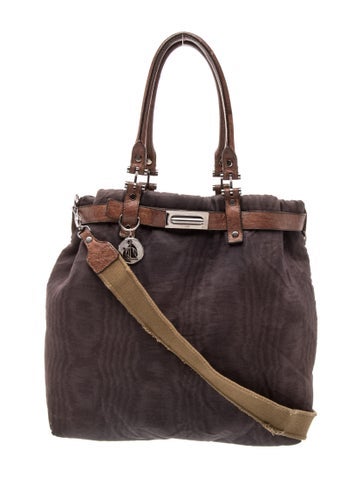 Signature Shoulder Bag