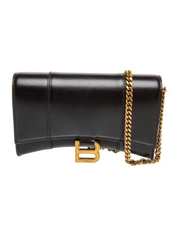 Leather Soft Hourglass Wallet On Chain Small