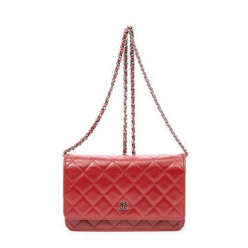 Leather Classic Wallet on Chain