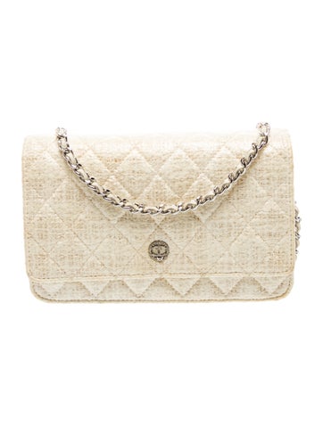 CC Coated Tweed Wallet On Chain