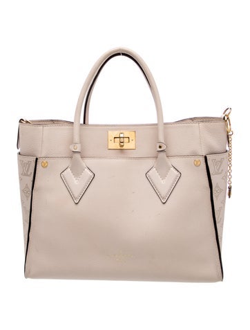 Louis Vuitton Monogram On My Side MM
