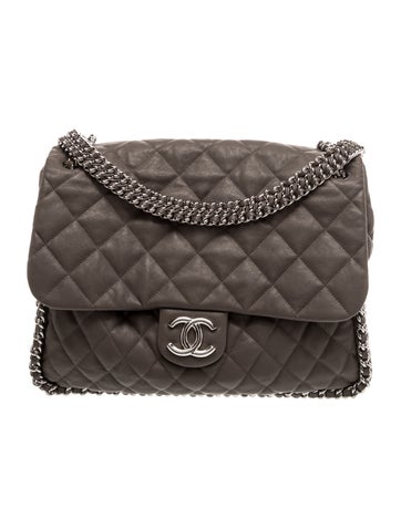 Chain Around Maxi Flap