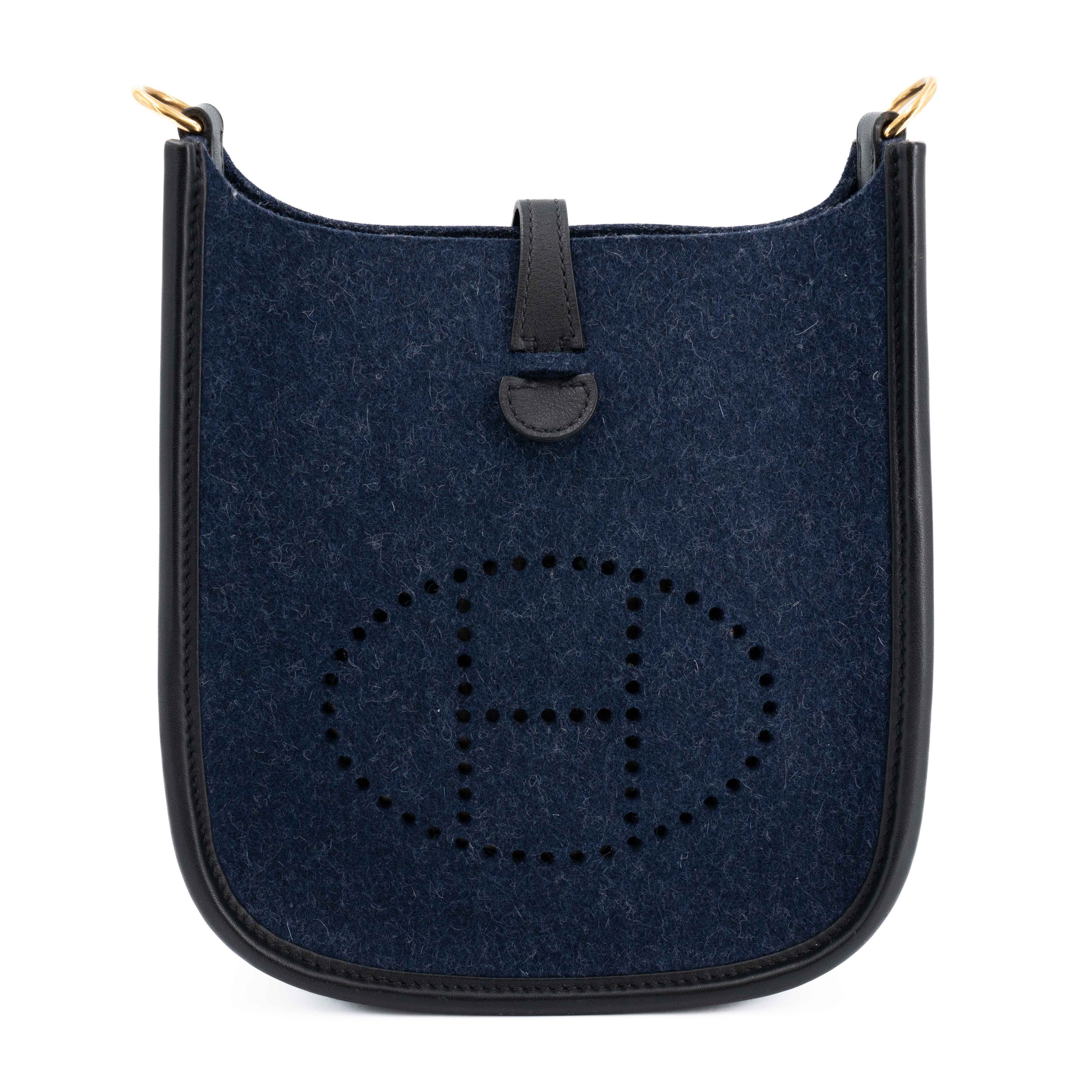 Very Good ( Rank A) HERMÈS Mini Evelyne 16 Amazone 112cm Bleu Nuit (2Z) Swift Feutre Gold hardware D (2019)