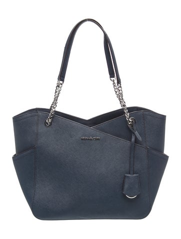 Signature Shoulder Bag