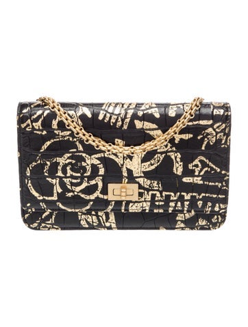 Embossed Reissue Wallet On Chain