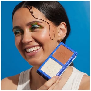 Makeup Revolution Fish Are Friends Bronzer And Highlighter Palette - Disney Finding Nemo Edition