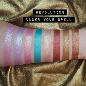 Makeup Revolution Under Your Spell 8 Jewel Eyeshadow Palette