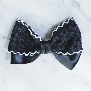 Layered Grosgrain Fabric Bow Hair Clip - Silky Black