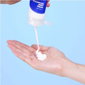 Isntree Hyaluronic Acid Moist Cream 100ml •