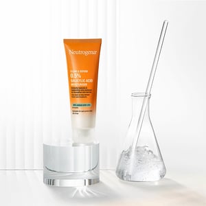 Neutrogena Clear & Defend Oil Free Moisturiser 50ml •