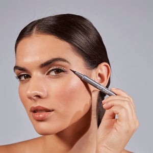 ALIX AVIEN Ink Eyeliner Pencil Black