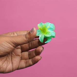 Glossy Plumeria Flower Shape Hair Clip - Green
