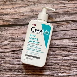 CeraVe Acne Control Cleanser 237ml •