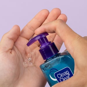 Clean & Clear Night Relaxing Deep Cleansing Face Wash 240ml•