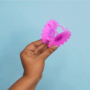Oxeye Daisy Hair Clip - Hot Pink