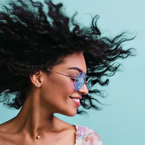 OGX Shine + Argan Oil Of Morocco Heat Protect Hair Spray 177ml •