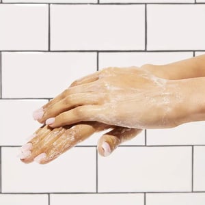 CeraVe Hydrating Foaming Oil Cleanser For Normal To Very Dry Skin 236ml •