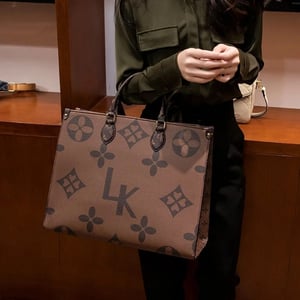 Fashionable Shoulder Bag For Women (240041)