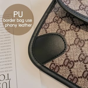 GD Lady Magnetic Buckle Shoulder Bag - Black