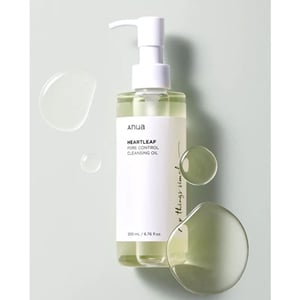 Anua Heartleaf Pore Control Cleansing Oil 200ml .