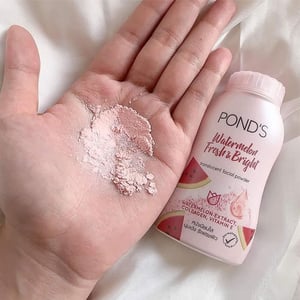Pond's Watermelon Fresh & Bright Translucent Facial Powder 50g •