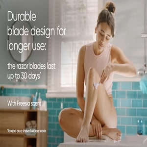 Gillette Venus Comfortglide Breeze Women’s Razor Blade Refills 4pcs  •