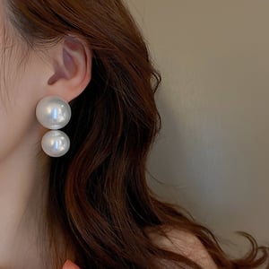 Women's Silver Needle Large and Small Pearls Earring (240014)