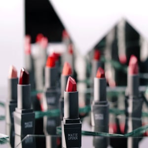 ALIX AVIEN Matte Lipstick 4g - 424 Ruby Red