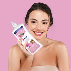 St. Ives Smoothing Body Lotion With Rose & Argan Oil 621ml  •