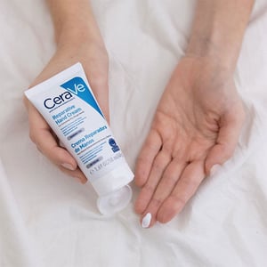 CeraVe Moisturising Cream For Dry To Very Dry Skin 50ml .