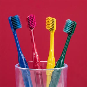 RuHn High Quality Multi-Color 4pcs Toothbrush Set •