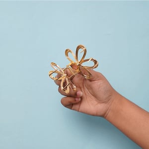 Flower Shape With Pearl Metal Clip - Pink