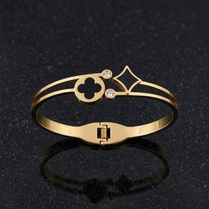 Luxurious Design Bracelet For Women - Black Alhambra Diamond