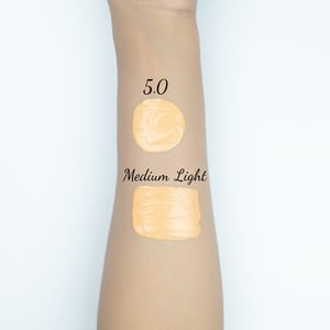 Guerniss Full Cover Matte Foundation 30ml - 5.0 medium Light