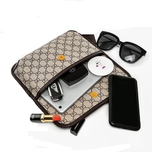 GD Lady Magnetic Buckle Shoulder Bag - Chocolate