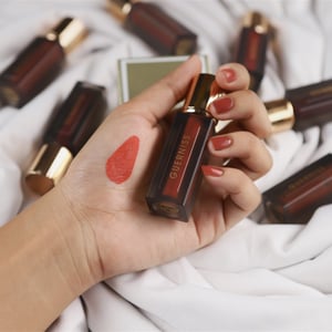 Guerniss Lip Glaze Delicate and Silky 3g - G101