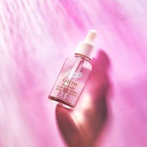 Boots Glow Facial Essence Serum 28ml •