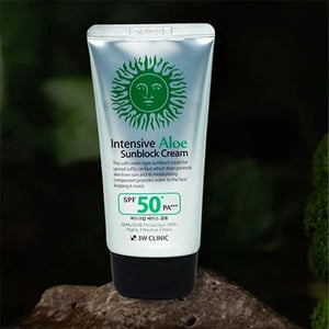 3W Clinic Intensive Aloe Sunblock Cream 70ml - SPF50 PA+++ •