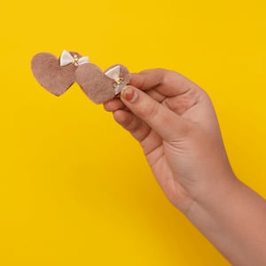 Fluffy Heart Hair Clip 1pair - Brown